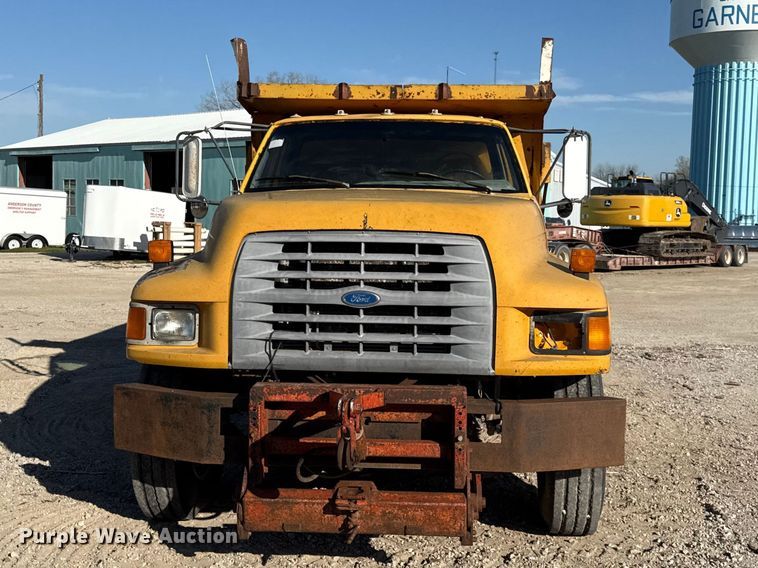 image for item EV7693 1997 Ford F800 dump truck