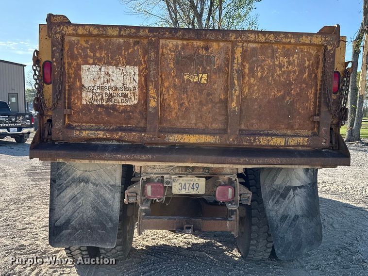 image for item EV7693 1997 Ford F800 dump truck