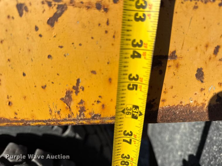 image for item EV7693 1997 Ford F800 dump truck