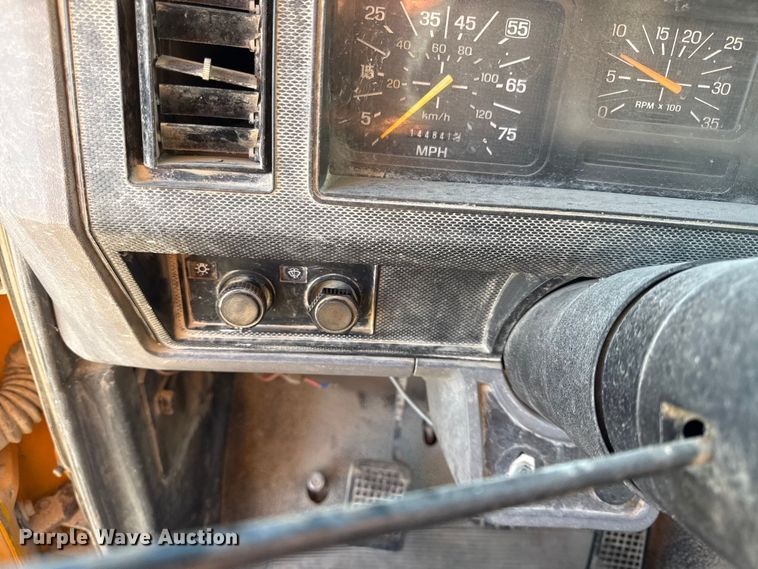 image for item EV7693 1997 Ford F800 dump truck