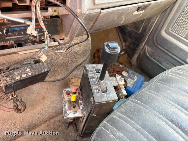 image for item EV7693 1997 Ford F800 dump truck