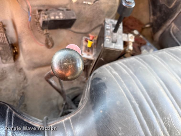 image for item EV7693 1997 Ford F800 dump truck