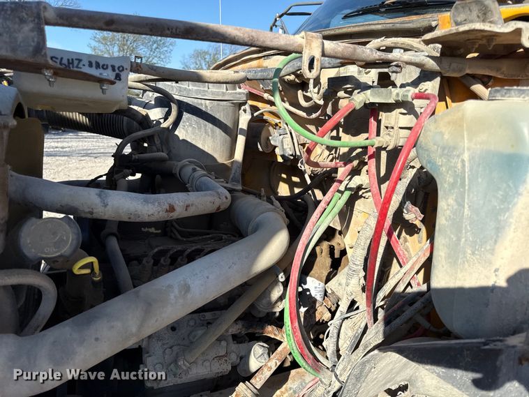 image for item EV7693 1997 Ford F800 dump truck