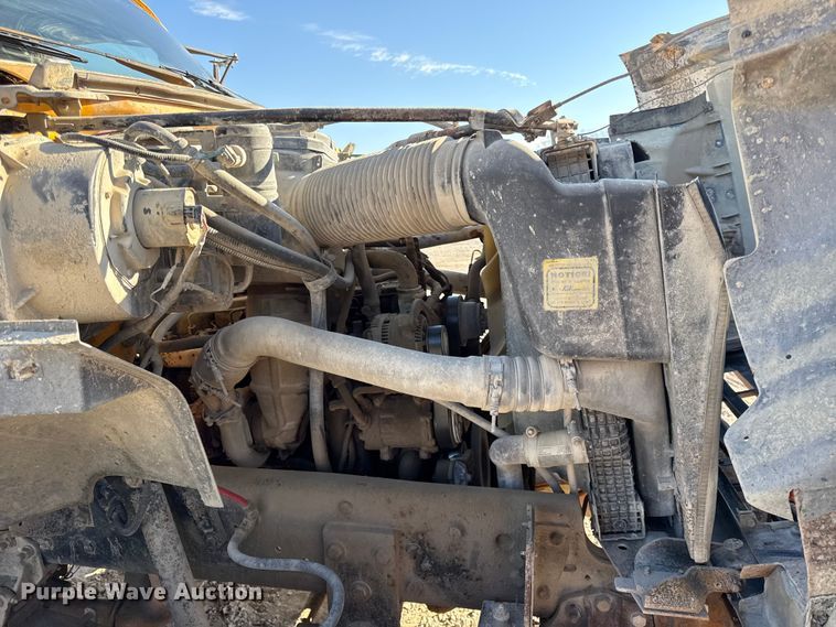 image for item EV7693 1997 Ford F800 dump truck