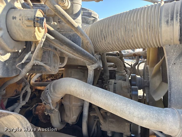 image for item EV7693 1997 Ford F800 dump truck