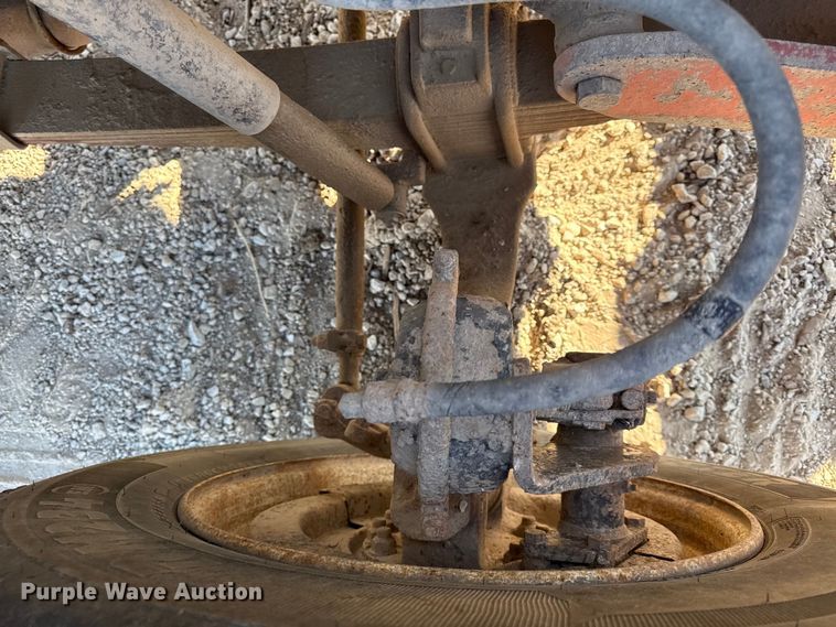 image for item EV7693 1997 Ford F800 dump truck