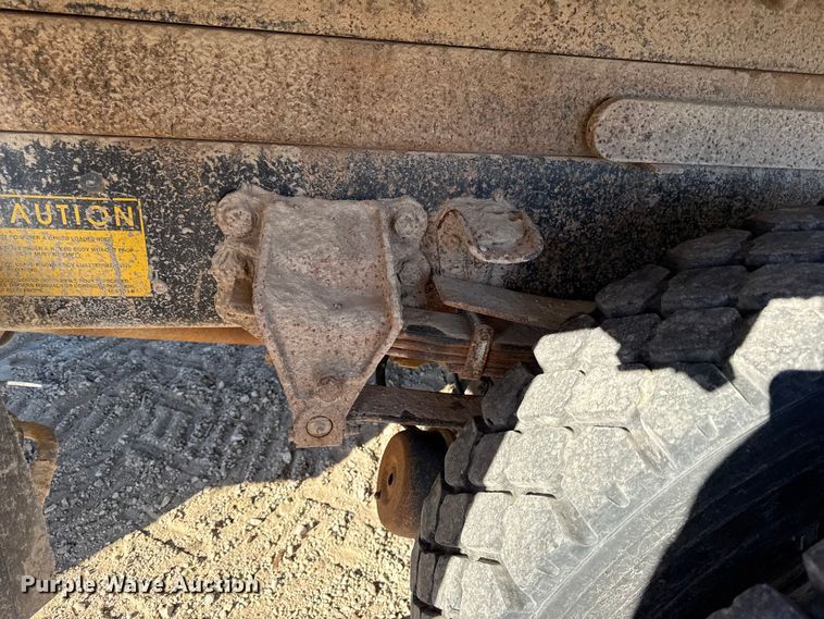 image for item EV7693 1997 Ford F800 dump truck