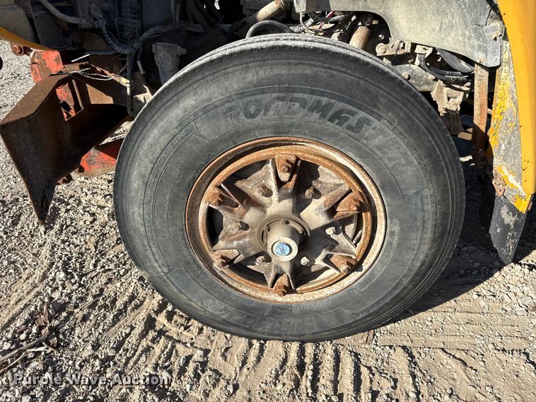 image for item EV7693 1997 Ford F800 dump truck