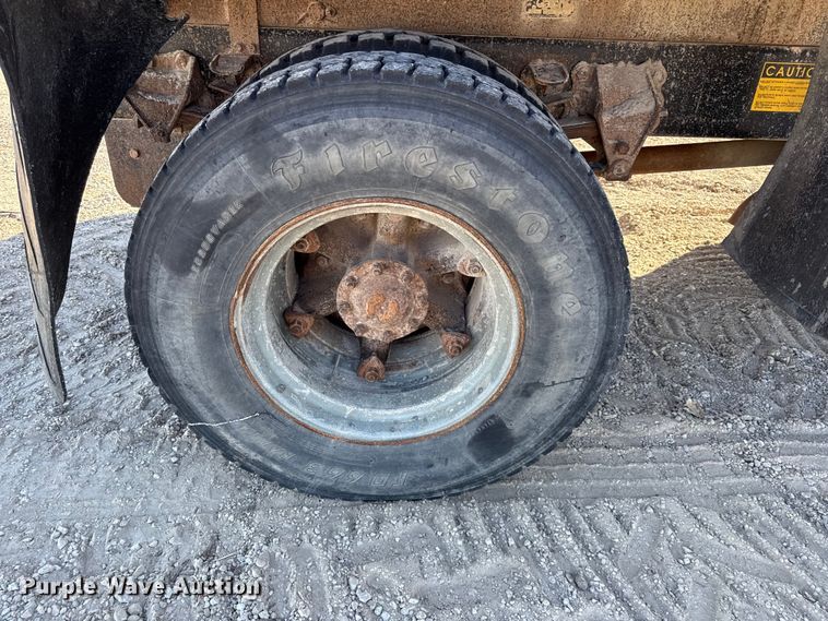 image for item EV7693 1997 Ford F800 dump truck