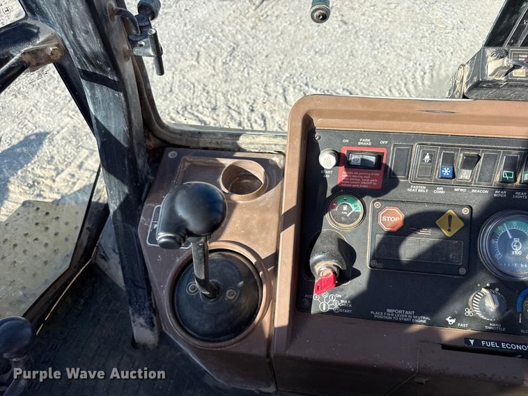 image for item EV7694 1996 John Deere 410D backhoe