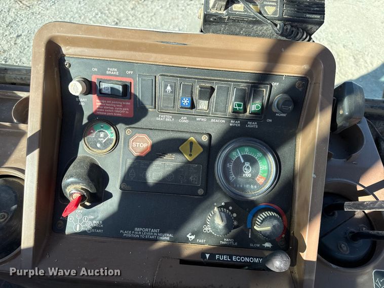 image for item EV7694 1996 John Deere 410D backhoe