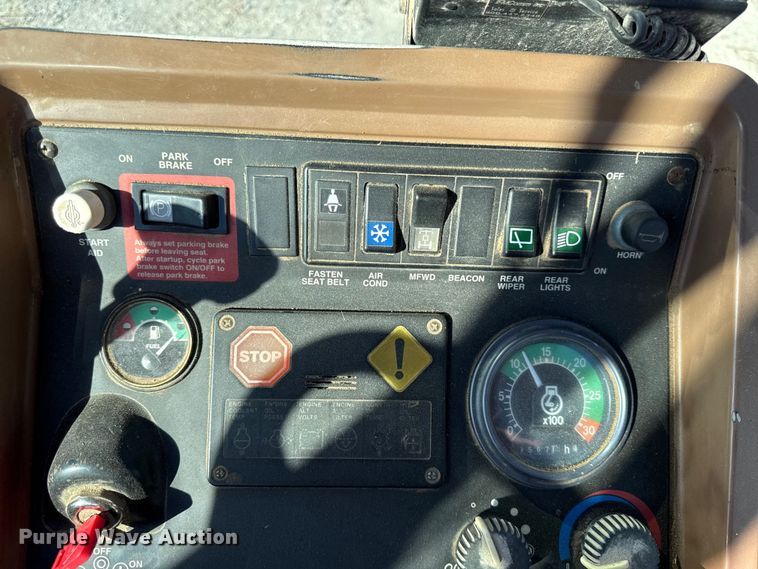 image for item EV7694 1996 John Deere 410D backhoe