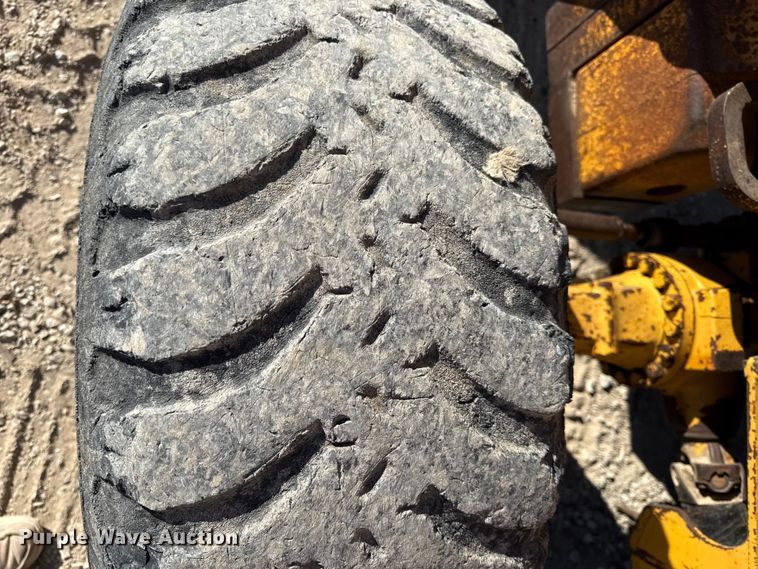 image for item EV7694 1996 John Deere 410D backhoe