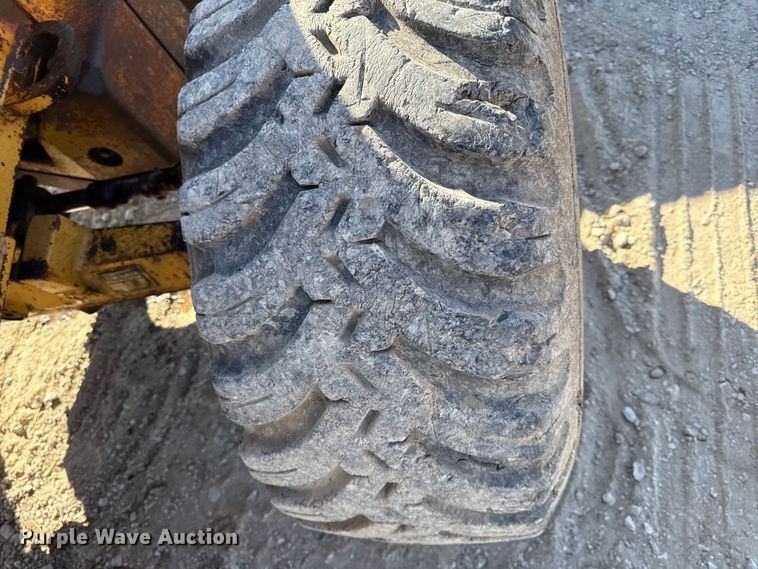 image for item EV7694 1996 John Deere 410D backhoe