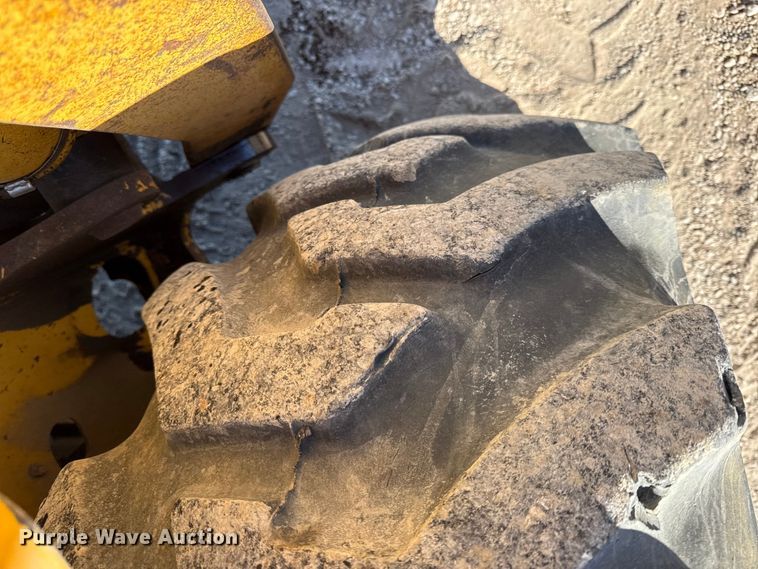 image for item EV7694 1996 John Deere 410D backhoe