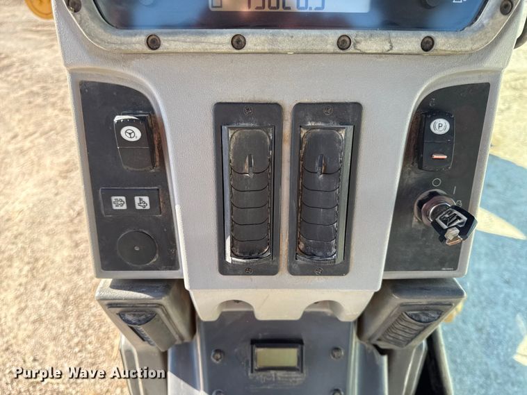 image for item EV7696 2013 Caterpillar 12M2 motor grader