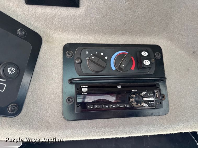 image for item EV7696 2013 Caterpillar 12M2 motor grader