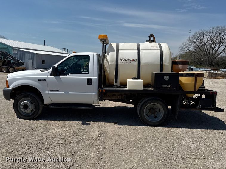 image for item EV7697 1999 Ford F550 flatbed truck