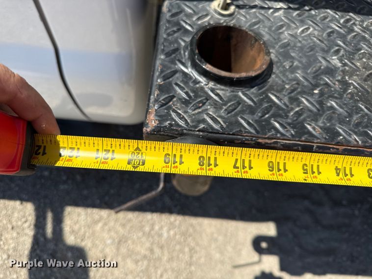image for item EV7697 1999 Ford F550 flatbed truck