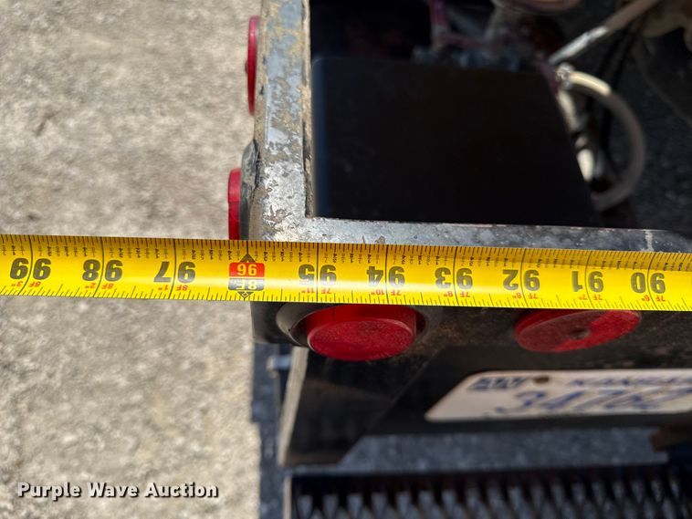 image for item EV7697 1999 Ford F550 flatbed truck