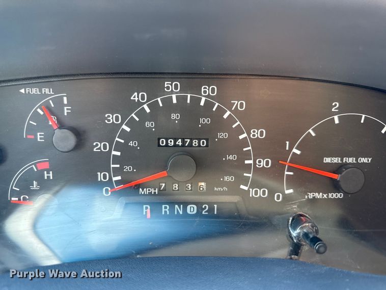 image for item EV7697 1999 Ford F550 flatbed truck