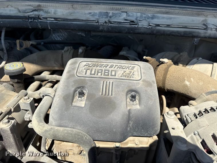 image for item EV7697 1999 Ford F550 flatbed truck
