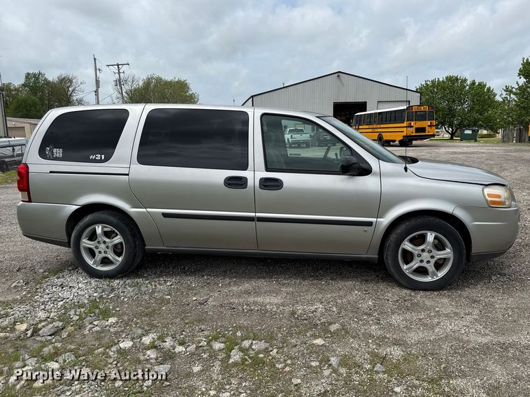 image for item EV7704 2008 Chevrolet Uplander LS van