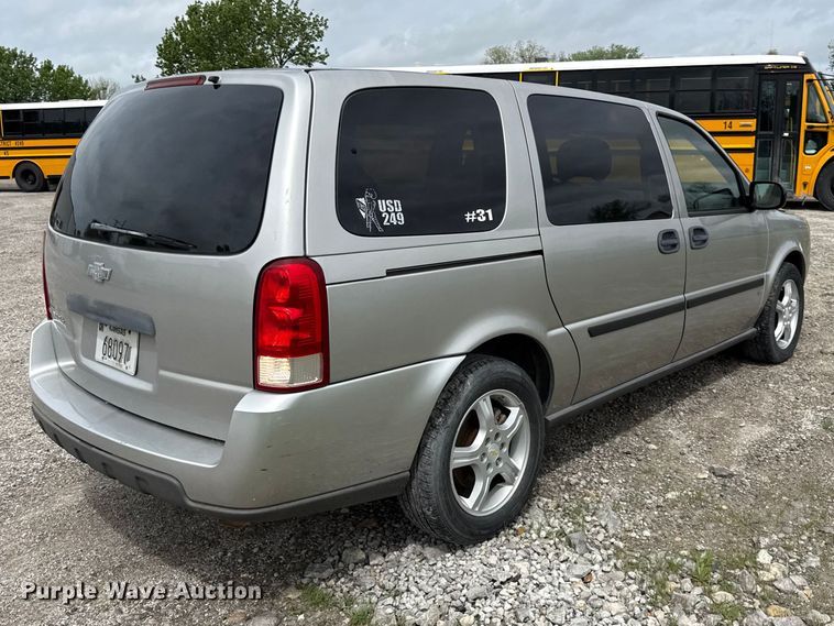 image for item EV7704 2008 Chevrolet Uplander LS van