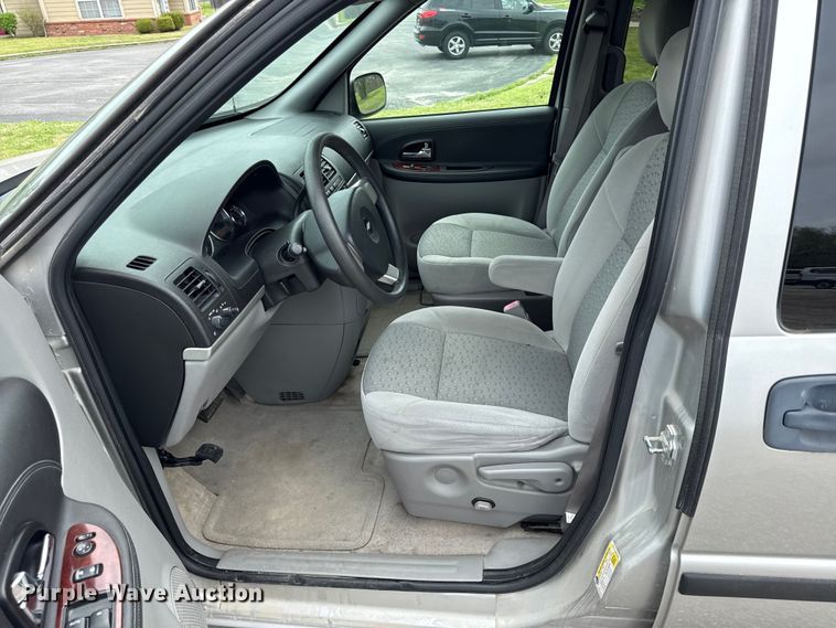 image for item EV7704 2008 Chevrolet Uplander LS van