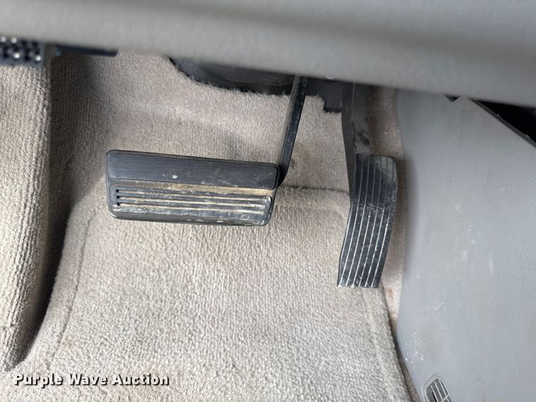 image for item EV7704 2008 Chevrolet Uplander LS van