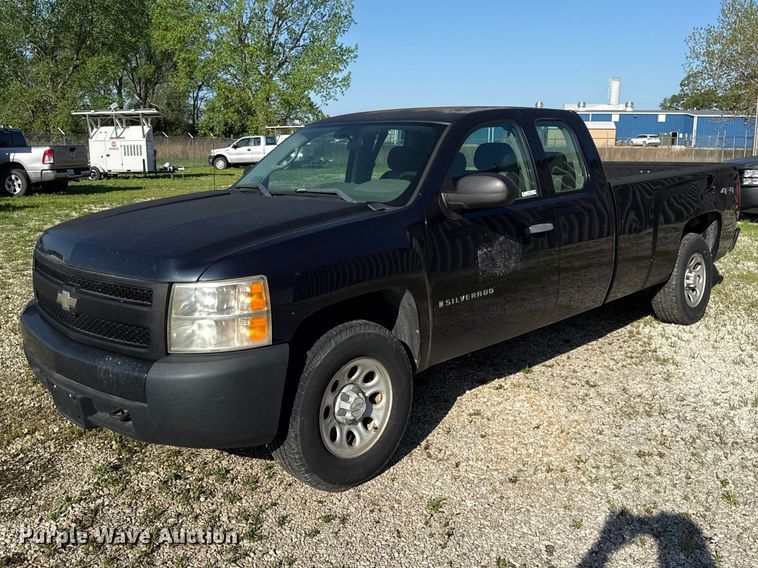 image for item EV7708 2008 Chevrolet Silverado 1500  Ext. Cab dump truck