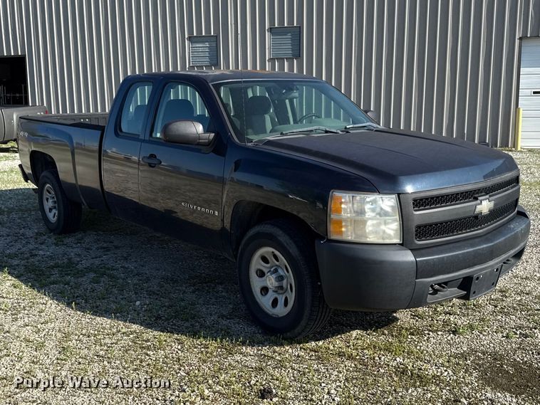 image for item EV7708 2008 Chevrolet Silverado 1500  Ext. Cab dump truck