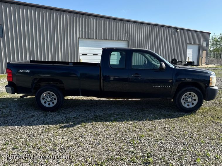 image for item EV7708 2008 Chevrolet Silverado 1500  Ext. Cab dump truck