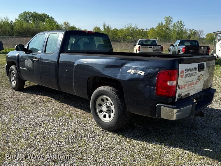 image for item EV7708 2008 Chevrolet Silverado 1500  Ext. Cab dump truck