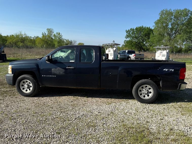 image for item EV7708 2008 Chevrolet Silverado 1500  Ext. Cab dump truck