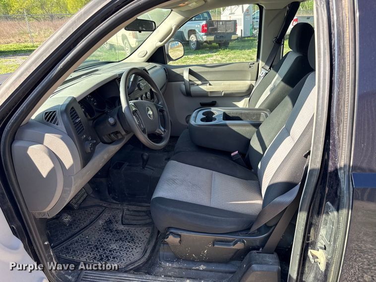 image for item EV7708 2008 Chevrolet Silverado 1500  Ext. Cab dump truck