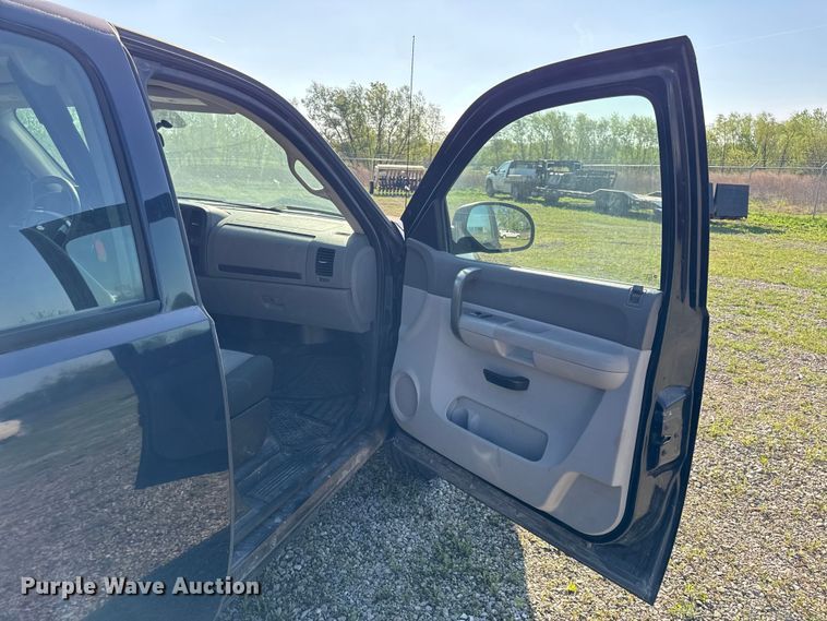 image for item EV7708 2008 Chevrolet Silverado 1500  Ext. Cab dump truck