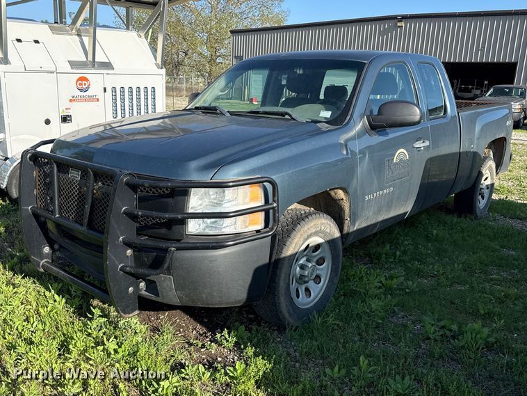 image for item EV7710 2012 Chevrolet Silverado Ext. Cab pickup truck