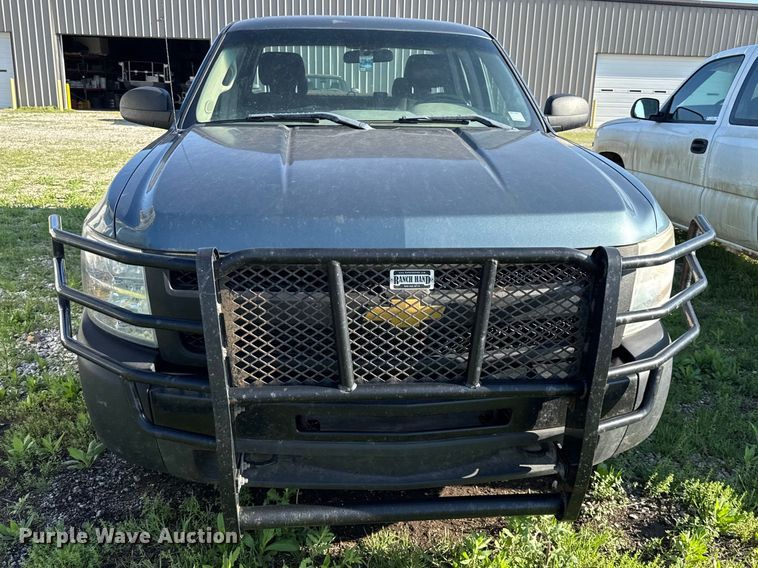 image for item EV7710 2012 Chevrolet Silverado Ext. Cab pickup truck
