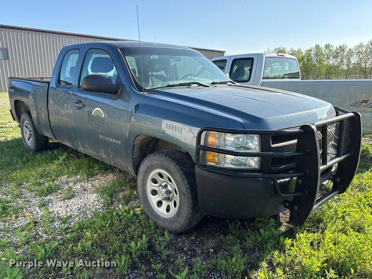 image for item EV7710 2012 Chevrolet Silverado Ext. Cab pickup truck