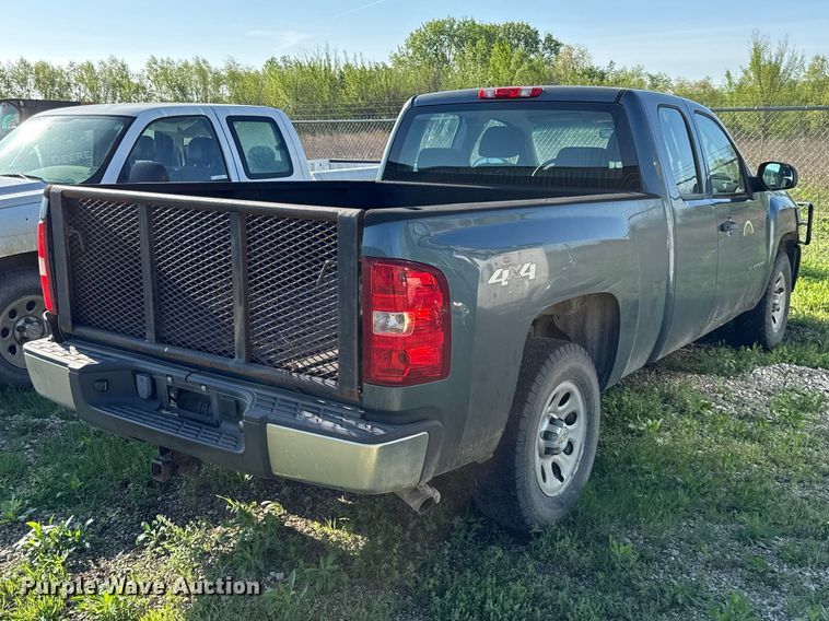 image for item EV7710 2012 Chevrolet Silverado Ext. Cab pickup truck