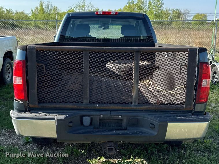 image for item EV7710 2012 Chevrolet Silverado Ext. Cab pickup truck