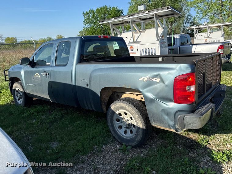 image for item EV7710 2012 Chevrolet Silverado Ext. Cab pickup truck