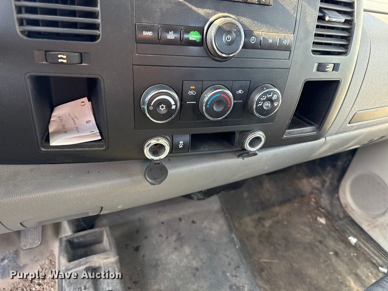 image for item EV7710 2012 Chevrolet Silverado Ext. Cab pickup truck