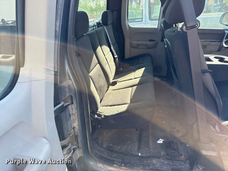 image for item EV7710 2012 Chevrolet Silverado Ext. Cab pickup truck