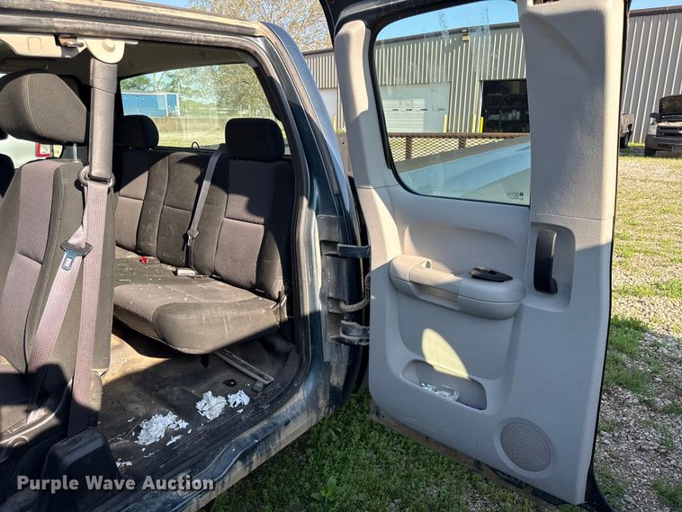 image for item EV7710 2012 Chevrolet Silverado Ext. Cab pickup truck