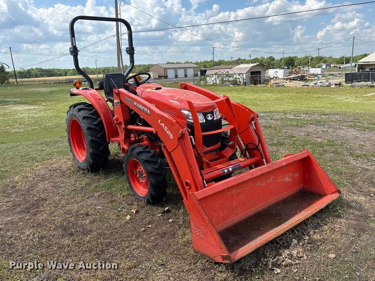 image for item EW1492 Kubota L2501HST MFWD tractor