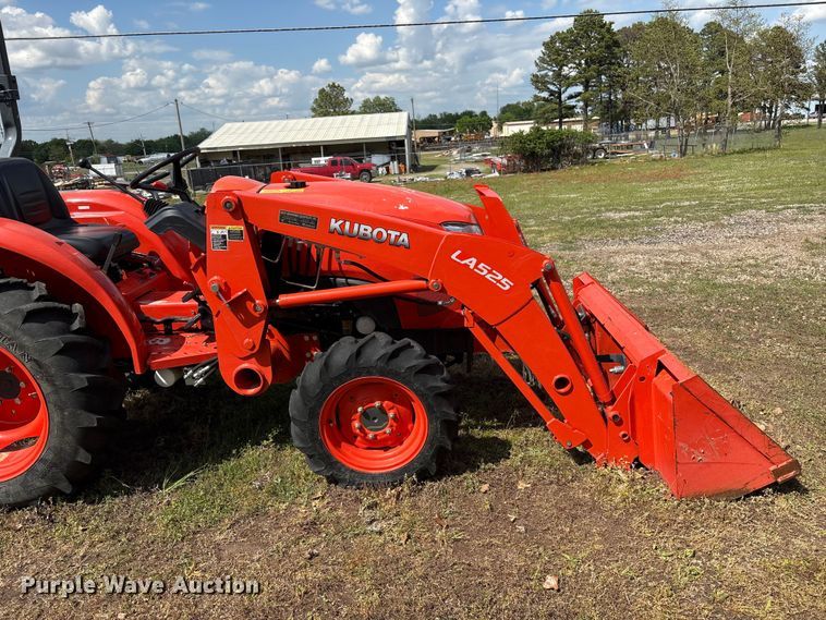 image for item EW1492 Kubota L2501HST MFWD tractor