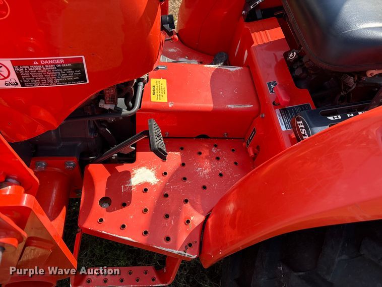 image for item EW1492 Kubota L2501HST MFWD tractor