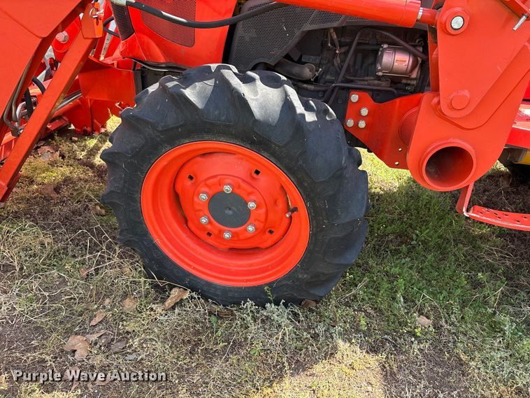image for item EW1492 Kubota L2501HST MFWD tractor